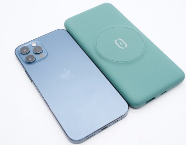 2磁吸式無線充移動電源